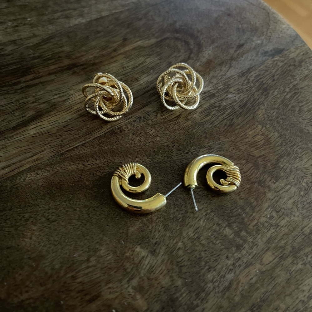 Vintage moment earrings set of 2